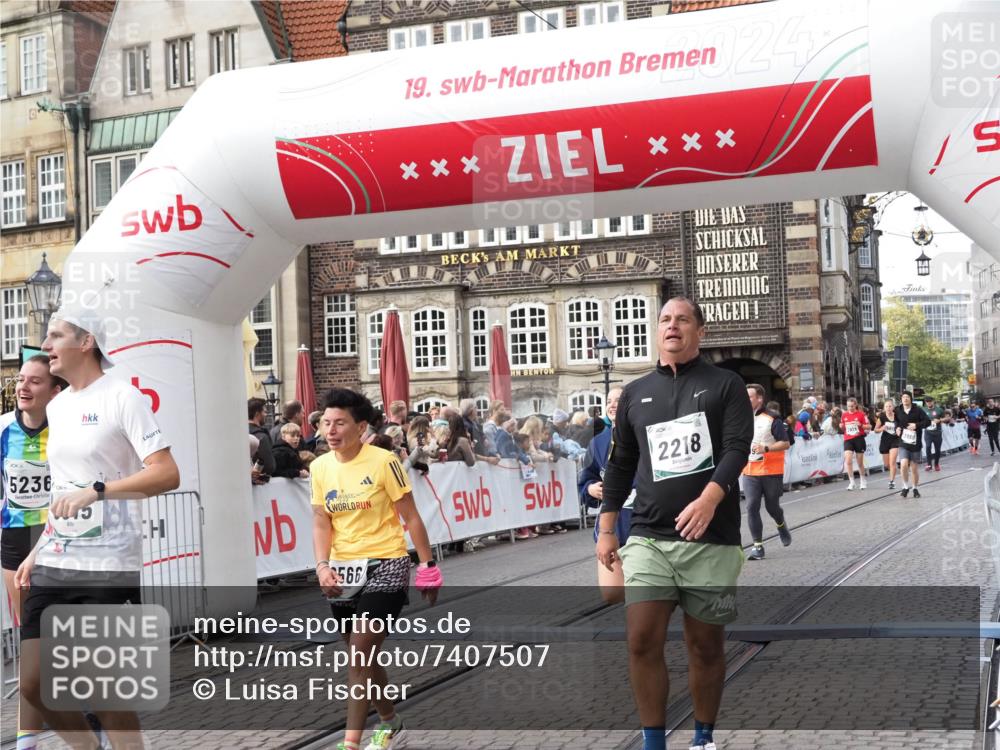 06.10.2024 - 19. swb-Marathon Bremen Luisa Fischer http://msf.ph/oto/7407507 06.10.2024 14:09:44 Ziel 1262, 2218, 3717, 3848, 3915, 4511, 4992, 5236 meine-sportfotos.de