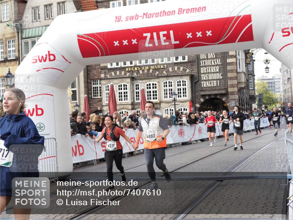 06.10.2024 - 19. swb-Marathon Bremen Luisa Fischer http://msf.ph/oto/7407610 06.10.2024 14:09:47 Ziel 2218, 2926, 3327, 3717, 3848, 3889, 3915, 3960, 4511, 4992, 5019, 5236 meine-sportfotos.de