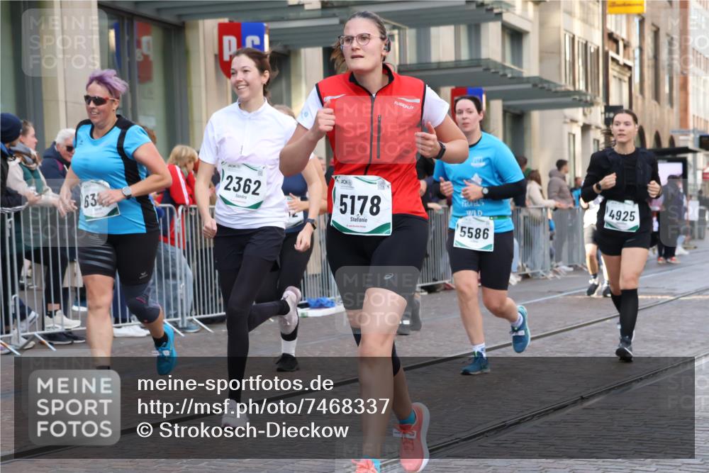 06.10.2024 - 19. swb-Marathon Bremen Strokosch-Dieckow http://msf.ph/oto/7468337 06.10.2024 14:02:23 Laufen 119, 152, 167, 516, 844, 1610, 2004, 2229, 2357, 2362, 3002, 3009, 3233, 3234, 3419, 3513, 3562, 3627, 4020, 4199, 4220, 4326, 4390, 4925, 4949, 5008, 5178, 5274, 5405, 5484, 5586, 5597, 5826, 6279, 6321, 6474 meine-sportfotos.de