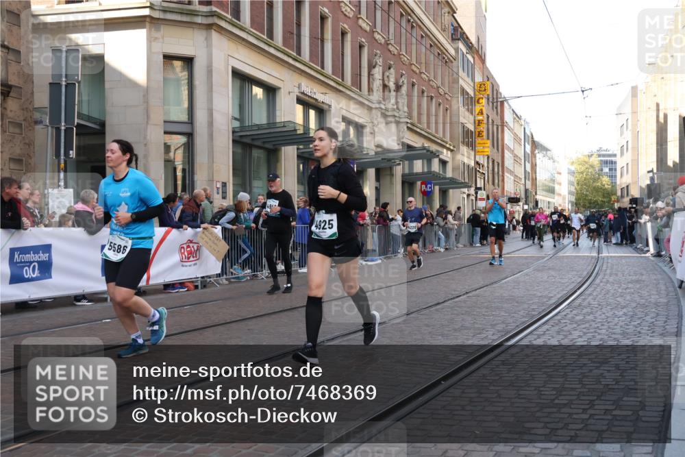 06.10.2024 - 19. swb-Marathon Bremen Strokosch-Dieckow http://msf.ph/oto/7468369 06.10.2024 14:02:26 Laufen 119, 152, 167, 516, 844, 1610, 2004, 2229, 2357, 2362, 3002, 3009, 3233, 3234, 3419, 3513, 3562, 3627, 4020, 4199, 4220, 4326, 4390, 4925, 4949, 5008, 5178, 5274, 5405, 5484, 5586, 5597, 5826, 6279, 6321, 6474 meine-sportfotos.de