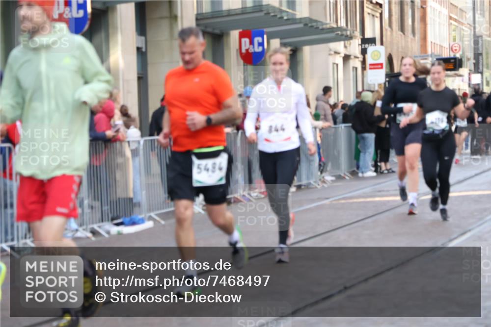 06.10.2024 - 19. swb-Marathon Bremen Strokosch-Dieckow http://msf.ph/oto/7468497 06.10.2024 14:02:39 Laufen 119, 152, 167, 516, 820, 844, 1610, 2004, 2102, 2229, 2394, 2506, 2508, 2593, 3002, 3009, 3233, 3234, 3669, 4020, 4199, 4220, 4254, 4326, 4949, 5008, 5274, 5405, 5484, 5597, 5826, 6253, 6279, 6474 meine-sportfotos.de