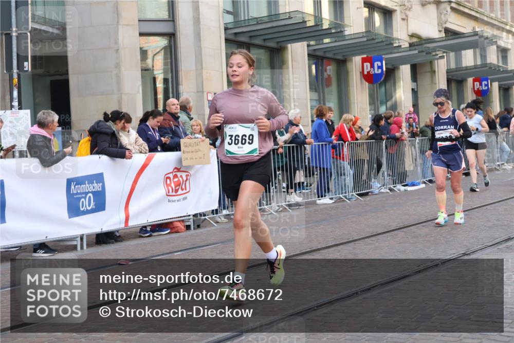 06.10.2024 - 19. swb-Marathon Bremen Strokosch-Dieckow http://msf.ph/oto/7468672 06.10.2024 14:03:05 Laufen 820, 961, 1180, 1213, 1600, 1636, 2102, 2394, 2506, 2508, 2593, 3025, 3669, 3841, 3864, 4006, 4132, 4250, 4254, 4901, 4959, 5269, 5579, 6253 meine-sportfotos.de