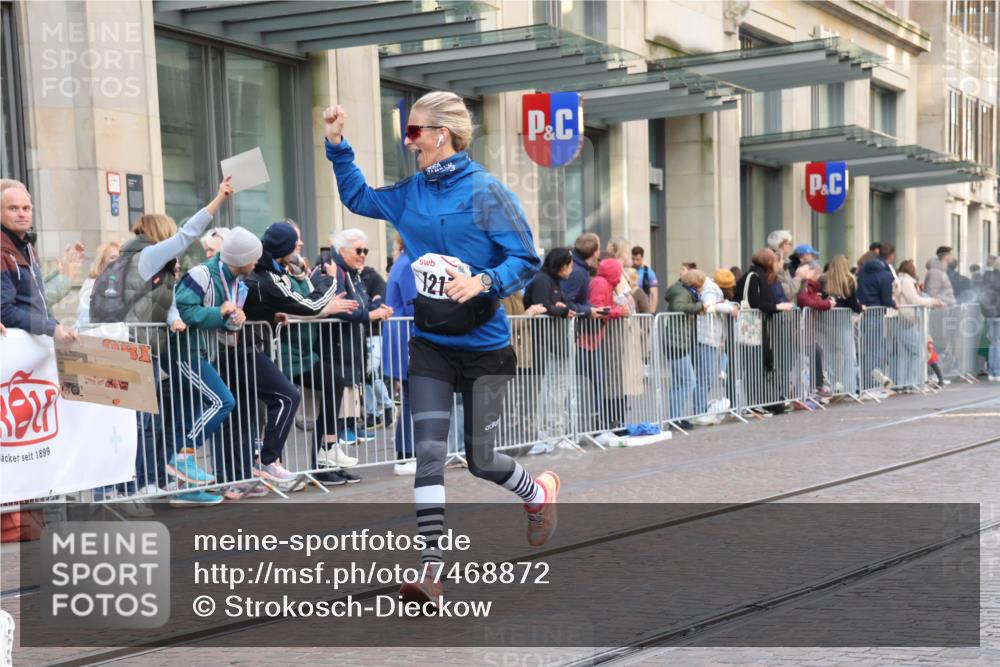 06.10.2024 - 19. swb-Marathon Bremen Strokosch-Dieckow http://msf.ph/oto/7468872 06.10.2024 14:03:34 Laufen 196, 467, 661, 961, 1213, 1214, 2186, 2189, 2352, 2612, 2745, 2766, 2838, 2896, 3025, 3134, 3741, 3841, 3908, 3952, 3953, 3978, 4250, 4287, 4392, 4544, 4639, 4720, 4959, 5046, 5089, 5206, 5269, 5479, 5579, 6485, 6645 meine-sportfotos.de