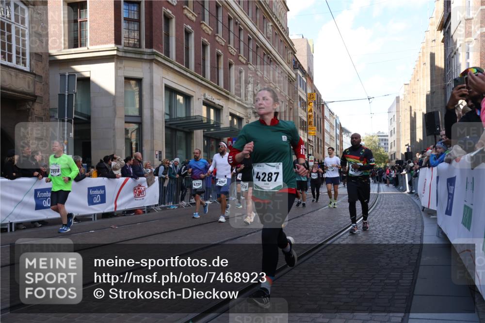 06.10.2024 - 19. swb-Marathon Bremen Strokosch-Dieckow http://msf.ph/oto/7468923 06.10.2024 14:03:48 Laufen 196, 467, 661, 792, 1034, 1214, 2186, 2189, 2352, 2387, 2612, 2745, 2766, 2776, 2838, 2896, 3134, 3741, 3908, 3952, 3953, 3964, 3978, 4287, 4392, 4544, 4639, 4720, 5206, 5261, 5479, 5680, 6002, 6485, 6645 meine-sportfotos.de