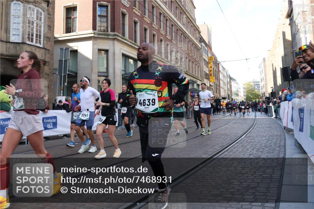 06.10.2024 - 19. swb-Marathon Bremen Strokosch-Dieckow http://msf.ph/oto/7468931 06.10.2024 14:03:50 Laufen 196, 467, 661, 792, 934, 1034, 1214, 2186, 2189, 2352, 2387, 2612, 2745, 2766, 2776, 2838, 2896, 3134, 3741, 3908, 3952, 3953, 3964, 3978, 4287, 4392, 4544, 4639, 4720, 5206, 5261, 5479, 5680, 6002, 6485, 6645 meine-sportfotos.de