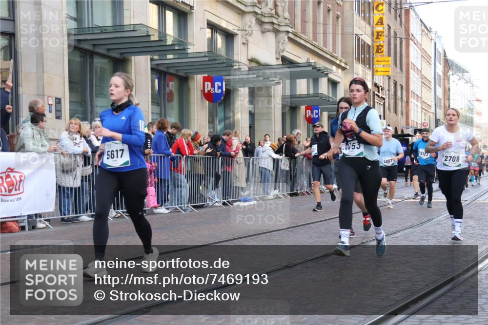 06.10.2024 - 19. swb-Marathon Bremen Strokosch-Dieckow http://msf.ph/oto/7469193 06.10.2024 14:04:42 Laufen 725, 750, 1407, 1614, 1667, 2072, 2181, 2221, 2243, 2534, 2681, 2708, 3570, 3941, 4082, 4282, 4873, 4954, 5123, 5280, 5355, 5363, 5386, 5431, 5617, 6053, 6122, 6343, 6463, 6497, 6917 meine-sportfotos.de
