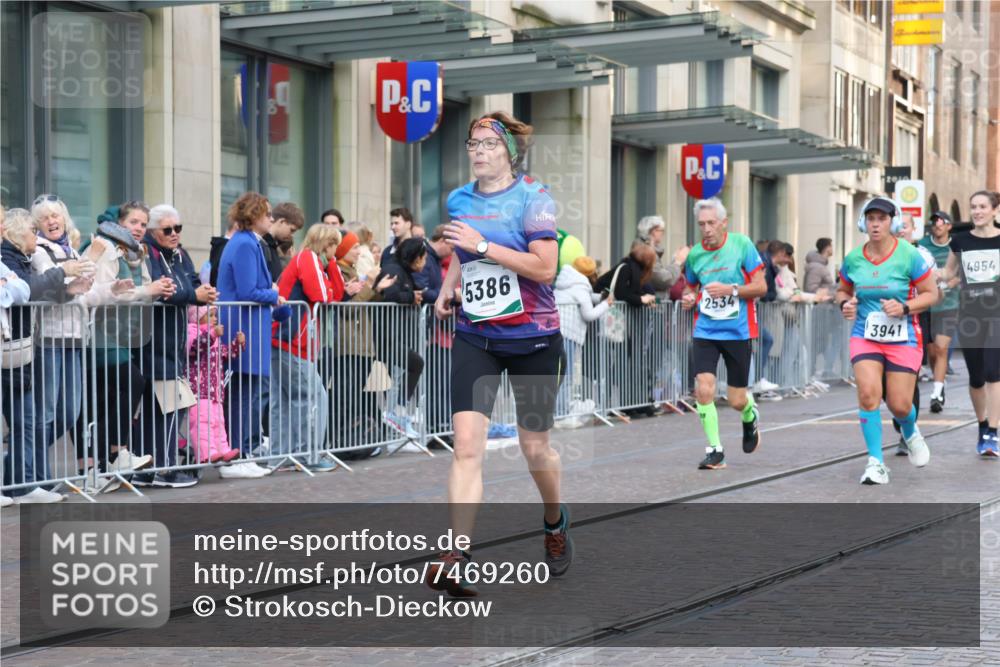 06.10.2024 - 19. swb-Marathon Bremen Strokosch-Dieckow http://msf.ph/oto/7469260 06.10.2024 14:04:51 Laufen 725, 750, 1161, 1407, 1614, 1667, 2072, 2133, 2534, 2563, 2681, 2774, 2868, 2869, 3684, 3941, 4081, 4082, 4282, 4954, 5123, 5204, 5280, 5355, 5363, 5386, 5431, 6122, 6343, 6463, 6497, 6659, 6851, 6917 meine-sportfotos.de