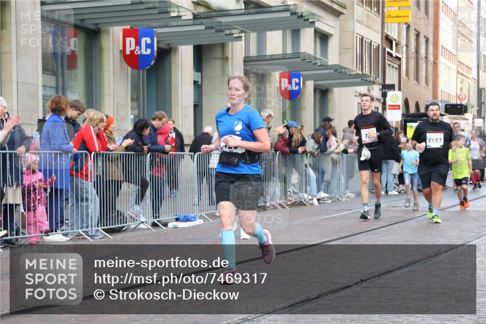 06.10.2024 - 19. swb-Marathon Bremen Strokosch-Dieckow http://msf.ph/oto/7469317 06.10.2024 14:05:00 Laufen 362, 725, 750, 968, 1143, 1161, 1407, 1424, 1497, 1532, 1614, 2072, 2133, 2534, 2563, 2681, 2774, 2868, 2869, 3684, 3941, 4081, 4954, 5204, 5355, 5363, 5386, 5583, 6343, 6463, 6497, 6659, 6851, 6917 meine-sportfotos.de
