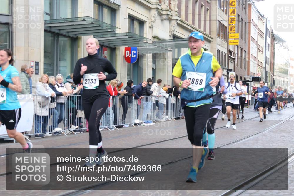 06.10.2024 - 19. swb-Marathon Bremen Strokosch-Dieckow http://msf.ph/oto/7469366 06.10.2024 14:05:12 Laufen 362, 750, 968, 1143, 1161, 1407, 1424, 1497, 1532, 2072, 2133, 2563, 2659, 2681, 2704, 2774, 2868, 2869, 3684, 4081, 5204, 5467, 5583, 6292, 6343, 6400, 6463, 6497, 6659, 6851, 6917 meine-sportfotos.de