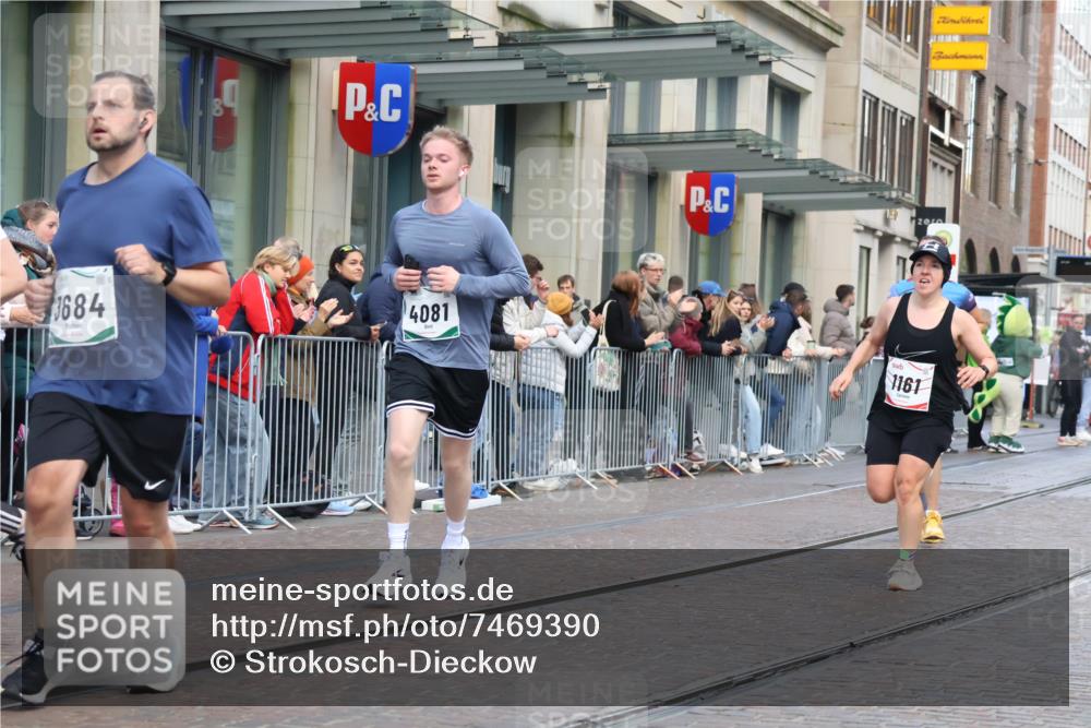 06.10.2024 - 19. swb-Marathon Bremen Strokosch-Dieckow http://msf.ph/oto/7469390 06.10.2024 14:05:18 Laufen 362, 556, 683, 968, 1143, 1161, 1424, 1497, 1532, 2133, 2563, 2659, 2681, 2704, 2774, 2868, 2869, 3020, 3684, 4081, 5204, 5467, 5583, 6292, 6343, 6400, 6659, 6851, 6917 meine-sportfotos.de