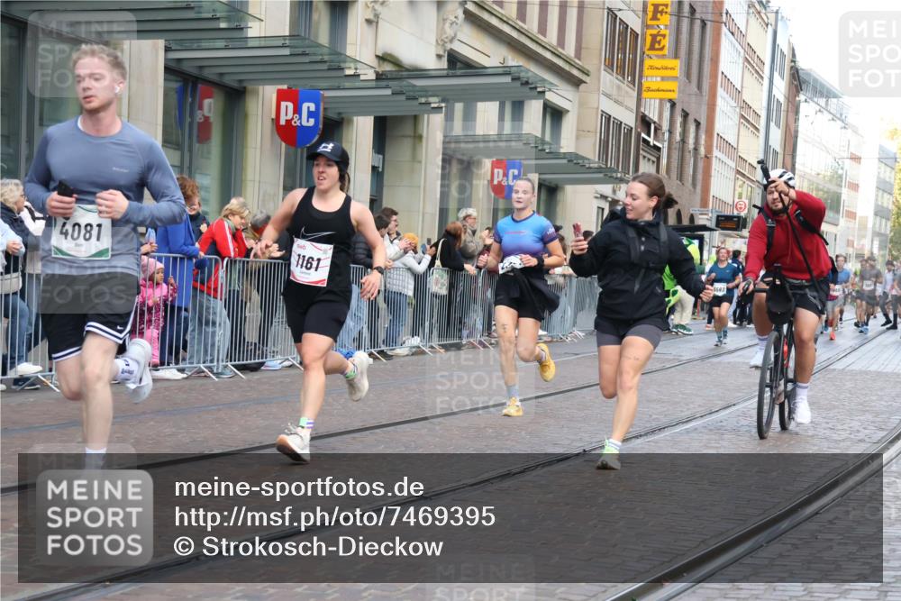 06.10.2024 - 19. swb-Marathon Bremen Strokosch-Dieckow http://msf.ph/oto/7469395 06.10.2024 14:05:19 Laufen 362, 556, 683, 968, 1143, 1161, 1424, 1497, 1532, 2133, 2563, 2659, 2704, 2774, 2868, 2869, 3020, 3684, 4081, 5204, 5467, 5583, 6292, 6343, 6400, 6659, 6851, 6917 meine-sportfotos.de