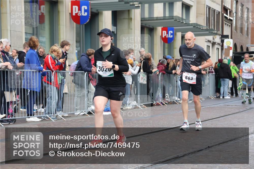 06.10.2024 - 19. swb-Marathon Bremen Strokosch-Dieckow http://msf.ph/oto/7469475 06.10.2024 14:05:46 Laufen 556, 683, 712, 855, 1036, 1037, 1193, 1285, 1483, 2291, 2572, 2642, 2659, 2692, 2704, 2761, 3020, 3047, 3096, 3371, 3435, 3438, 3568, 3574, 3640, 4367, 4488, 4504, 4533, 4631, 4818, 5378, 5467, 5558, 5710, 5712, 5836, 5964, 5992, 5993, 6057, 6059, 6304 meine-sportfotos.de