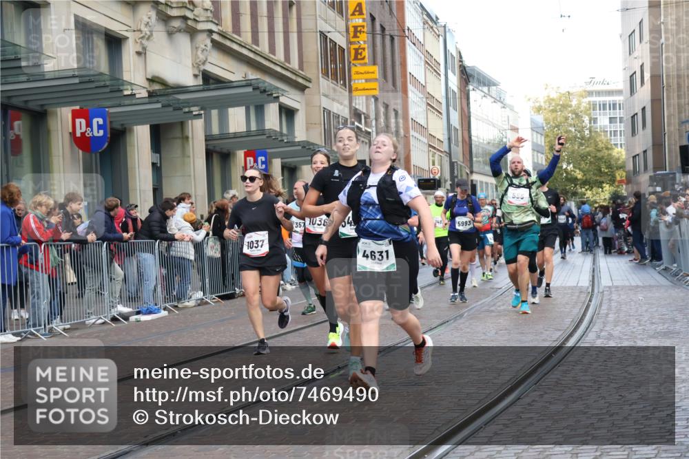 06.10.2024 - 19. swb-Marathon Bremen Strokosch-Dieckow http://msf.ph/oto/7469490 06.10.2024 14:05:50 Laufen 556, 683, 712, 855, 1036, 1037, 1193, 1285, 1483, 2291, 2572, 2642, 2692, 2761, 3020, 3047, 3096, 3371, 3435, 3438, 3568, 3574, 3640, 4367, 4488, 4504, 4533, 4631, 4818, 5378, 5467, 5558, 5710, 5712, 5836, 5964, 5992, 5993, 6057, 6059, 6304 meine-sportfotos.de
