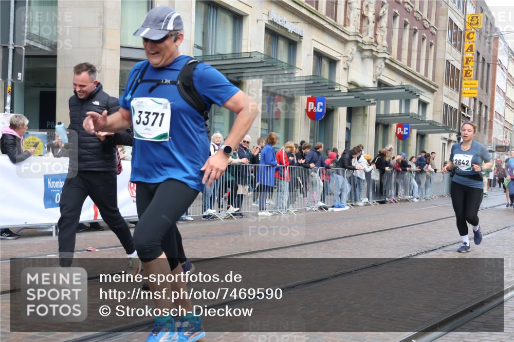 06.10.2024 - 19. swb-Marathon Bremen Strokosch-Dieckow http://msf.ph/oto/7469590 06.10.2024 14:06:12 Laufen 855, 960, 1052, 1285, 2112, 2345, 2642, 2692, 2730, 2761, 2889, 3047, 3371, 3568, 3595, 3619, 4152, 4488, 4504, 4533, 4686, 4818, 4909, 5237, 5558, 5836, 5964, 6651 meine-sportfotos.de