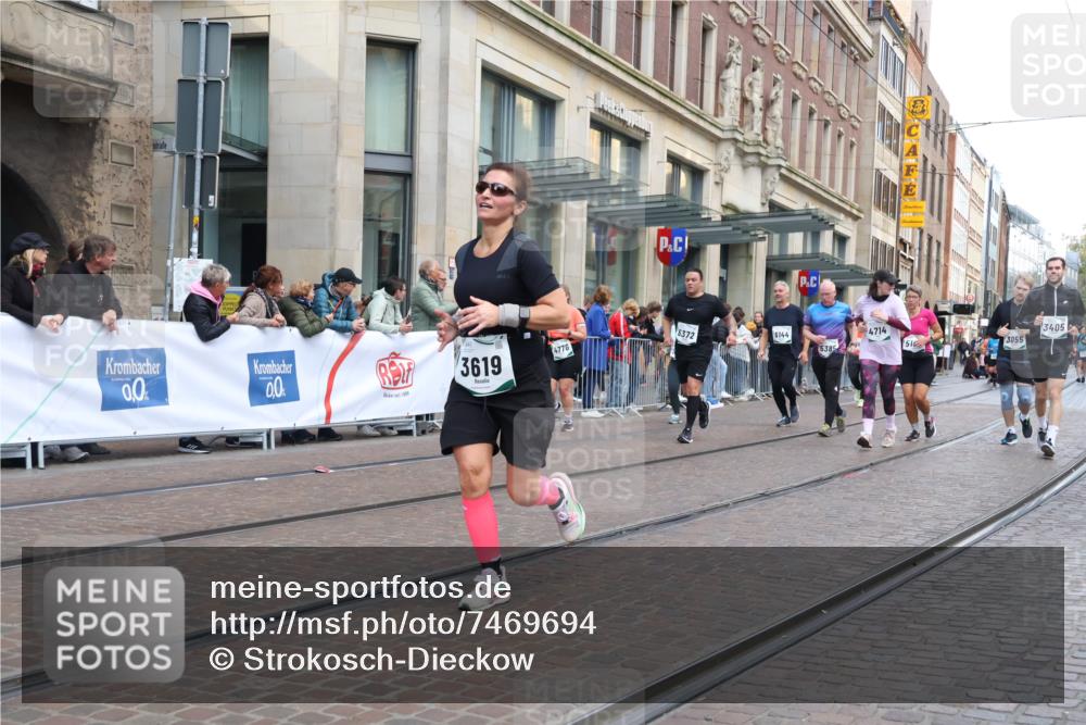 06.10.2024 - 19. swb-Marathon Bremen Strokosch-Dieckow http://msf.ph/oto/7469694 06.10.2024 14:06:44 Laufen 325, 756, 758, 921, 1052, 2193, 2250, 2426, 2647, 2689, 2889, 3055, 3061, 3302, 3405, 3619, 3784, 3813, 4079, 4686, 4714, 4776, 5164, 5237, 5279, 5385, 5444, 5608, 5655, 5952, 6144, 6229, 6372, 6392, 6532, 6656, 6750 meine-sportfotos.de