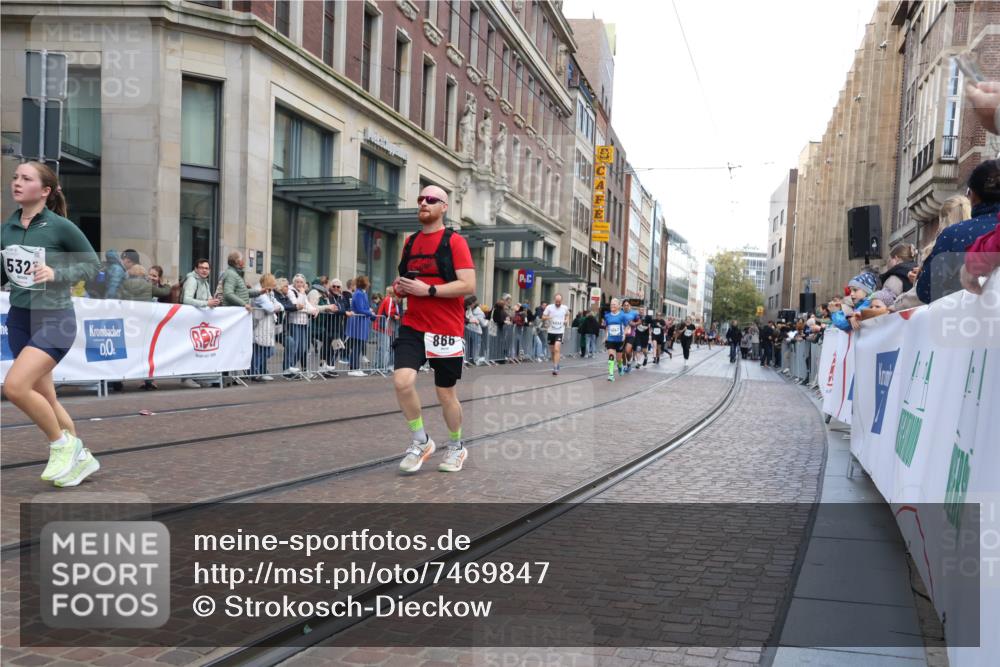 06.10.2024 - 19. swb-Marathon Bremen Strokosch-Dieckow http://msf.ph/oto/7469847 06.10.2024 14:07:36 Laufen 866, 887, 2433, 2628, 3019, 3118, 3553, 3715, 4047, 4048, 4269, 4459, 4513, 5249, 5321, 6283, 6714 meine-sportfotos.de