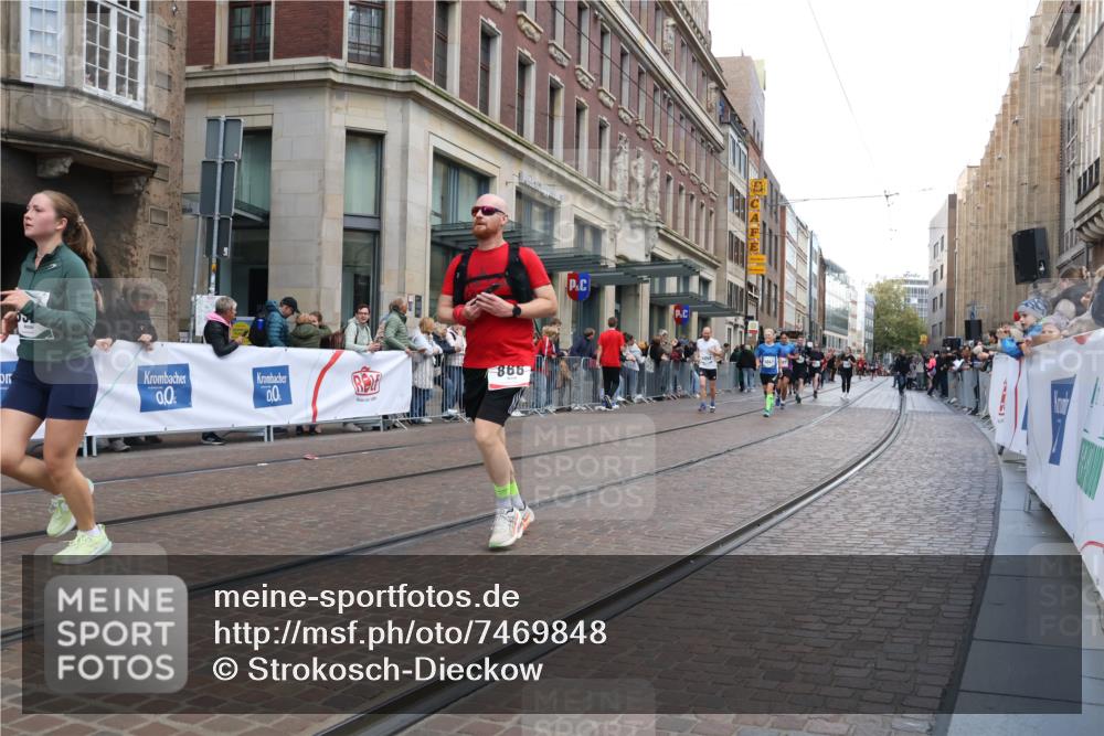 06.10.2024 - 19. swb-Marathon Bremen Strokosch-Dieckow http://msf.ph/oto/7469848 06.10.2024 14:07:37 Laufen 866, 887, 2433, 2628, 3019, 3118, 3553, 3715, 4047, 4048, 4269, 4459, 4513, 5249, 5321, 6283, 6714, 6884 meine-sportfotos.de