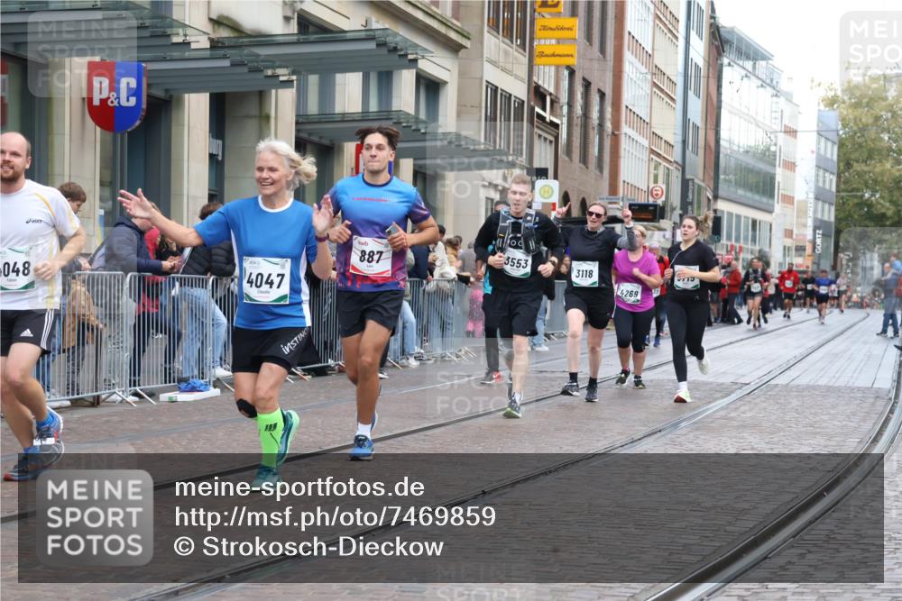 06.10.2024 - 19. swb-Marathon Bremen Strokosch-Dieckow http://msf.ph/oto/7469859 06.10.2024 14:07:40 Laufen 866, 887, 2433, 2510, 2628, 3019, 3118, 3553, 3715, 4047, 4048, 4269, 4459, 4513, 5321, 6283, 6714, 6884 meine-sportfotos.de