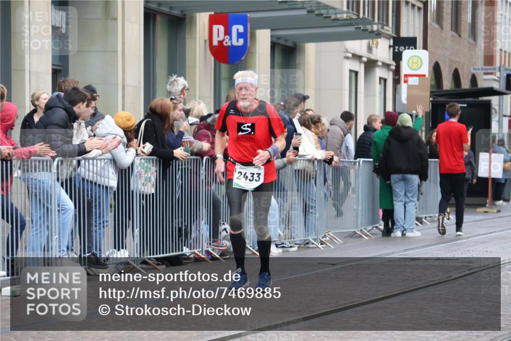 06.10.2024 - 19. swb-Marathon Bremen Strokosch-Dieckow http://msf.ph/oto/7469885 06.10.2024 14:07:48 Laufen 887, 2433, 2510, 2628, 3019, 3118, 3553, 3715, 4047, 4048, 4269, 4935, 5033, 6283, 6884 meine-sportfotos.de