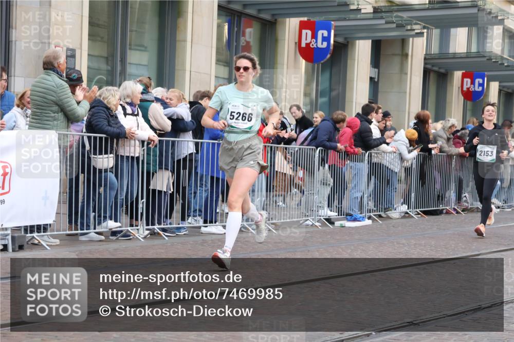 06.10.2024 - 19. swb-Marathon Bremen Strokosch-Dieckow http://msf.ph/oto/7469985 06.10.2024 14:08:39 Laufen 502, 2153, 2320, 2932, 3227, 3323, 3480, 3842, 4560, 4832, 5149, 5266, 5422, 5517, 5519, 6023, 6539, 6753, 6922 meine-sportfotos.de