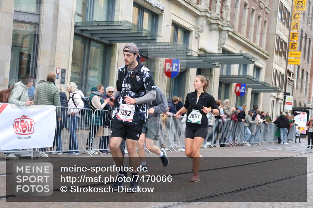 06.10.2024 - 19. swb-Marathon Bremen Strokosch-Dieckow http://msf.ph/oto/7470066 06.10.2024 14:09:12 Laufen 1262, 2126, 2218, 2651, 2926, 2932, 3327, 3717, 3768, 3848, 3889, 3915, 3960, 3986, 4345, 4511, 4992, 5019, 5168, 5199, 5236, 5519, 6753 meine-sportfotos.de