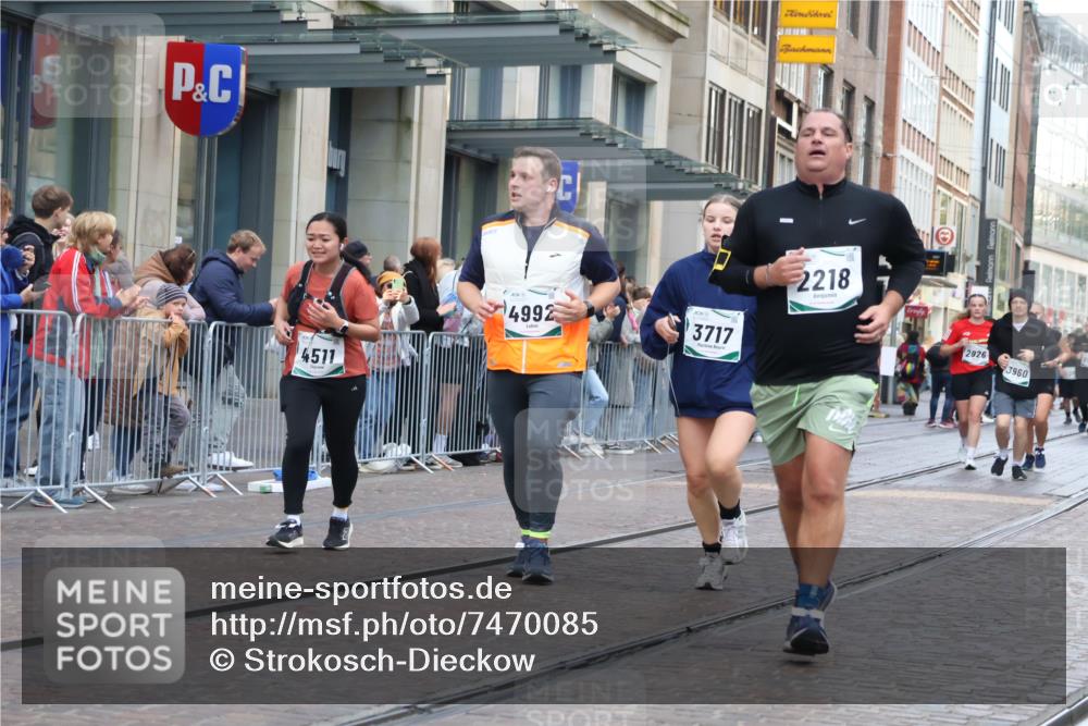06.10.2024 - 19. swb-Marathon Bremen Strokosch-Dieckow http://msf.ph/oto/7470085 06.10.2024 14:09:20 Laufen 1262, 2126, 2218, 2651, 2926, 3327, 3717, 3768, 3848, 3889, 3915, 3960, 3986, 4345, 4511, 4787, 4992, 5011, 5019, 5168, 5199, 5236, 6120 meine-sportfotos.de