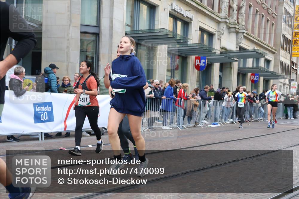 06.10.2024 - 19. swb-Marathon Bremen Strokosch-Dieckow http://msf.ph/oto/7470099 06.10.2024 14:09:23 Laufen 1262, 2126, 2218, 2651, 2926, 3327, 3717, 3768, 3848, 3889, 3915, 3960, 3986, 4345, 4487, 4511, 4787, 4992, 5011, 5019, 5168, 5199, 5236, 6120 meine-sportfotos.de