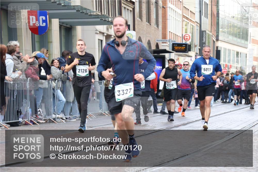 06.10.2024 - 19. swb-Marathon Bremen Strokosch-Dieckow http://msf.ph/oto/7470120 06.10.2024 14:09:31 Laufen 2126, 2218, 2926, 3327, 3717, 3848, 3889, 3915, 3960, 4487, 4511, 4787, 4797, 4798, 4992, 5011, 5019, 5168, 5199, 5236, 6120 meine-sportfotos.de