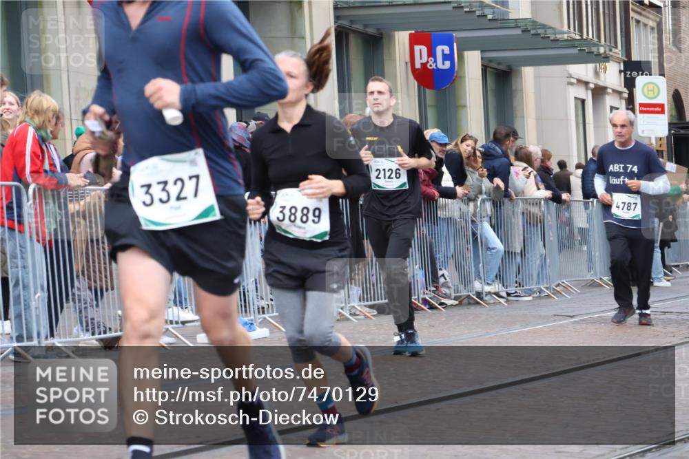 06.10.2024 - 19. swb-Marathon Bremen Strokosch-Dieckow http://msf.ph/oto/7470129 06.10.2024 14:09:33 Laufen 679, 2126, 2218, 2926, 3327, 3717, 3848, 3889, 3915, 3960, 4487, 4511, 4787, 4797, 4798, 4992, 5011, 5019, 5168, 5199, 6120 meine-sportfotos.de