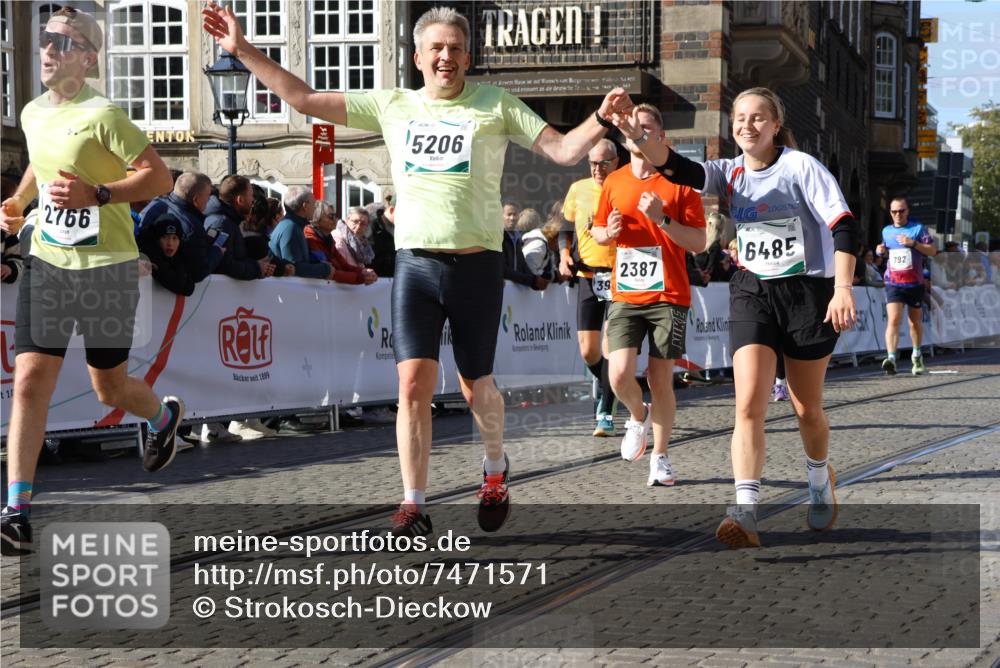 06.10.2024 - 19. swb-Marathon Bremen Strokosch-Dieckow http://msf.ph/oto/7471571 06.10.2024 14:04:19 Ziel 467, 792, 934, 1034, 2352, 2387, 2766, 2776, 3964, 5206, 5261, 5680, 6002, 6485 meine-sportfotos.de
