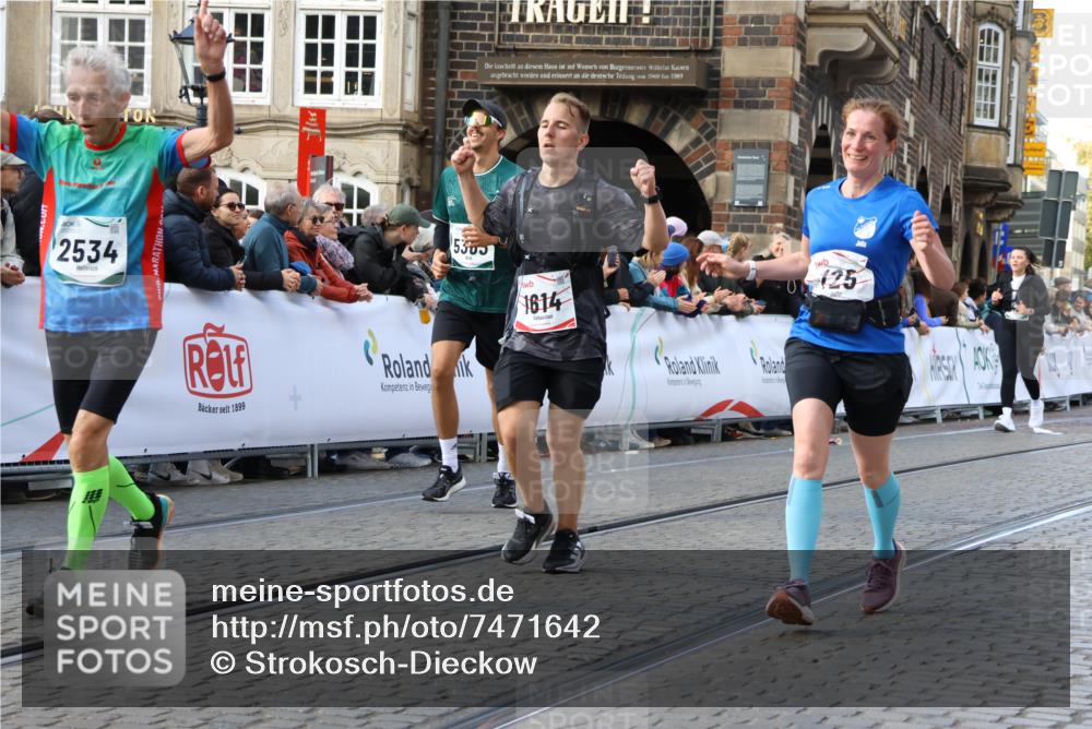 06.10.2024 - 19. swb-Marathon Bremen Strokosch-Dieckow http://msf.ph/oto/7471642 06.10.2024 14:05:15 Ziel 725, 750, 1161, 1407, 1614, 2072, 2534, 2563, 2681, 2868, 2869, 4954, 5204, 5355, 5363, 6343, 6463, 6497, 6659, 6917 meine-sportfotos.de