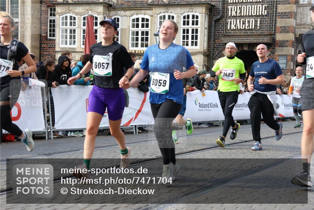06.10.2024 - 19. swb-Marathon Bremen Strokosch-Dieckow http://msf.ph/oto/7471704 06.10.2024 14:06:11 Ziel 712, 855, 1036, 1037, 1193, 1285, 1483, 2291, 2572, 2692, 2761, 3047, 3096, 3371, 3435, 3438, 3568, 3574, 3640, 4367, 4488, 4504, 4533, 4631, 4818, 5378, 5558, 5710, 5712, 5964, 5992, 5993, 6057, 6059, 6304 meine-sportfotos.de