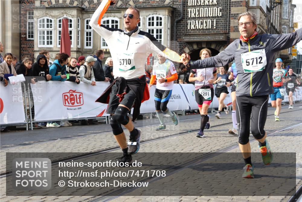 06.10.2024 - 19. swb-Marathon Bremen Strokosch-Dieckow http://msf.ph/oto/7471708 06.10.2024 14:06:14 Ziel 855, 1193, 1285, 1483, 2291, 2572, 2642, 2692, 2761, 3047, 3096, 3371, 3438, 3568, 3574, 3640, 4367, 4488, 4504, 4533, 4818, 5378, 5558, 5710, 5712, 5836, 5964, 6057, 6059, 6304 meine-sportfotos.de