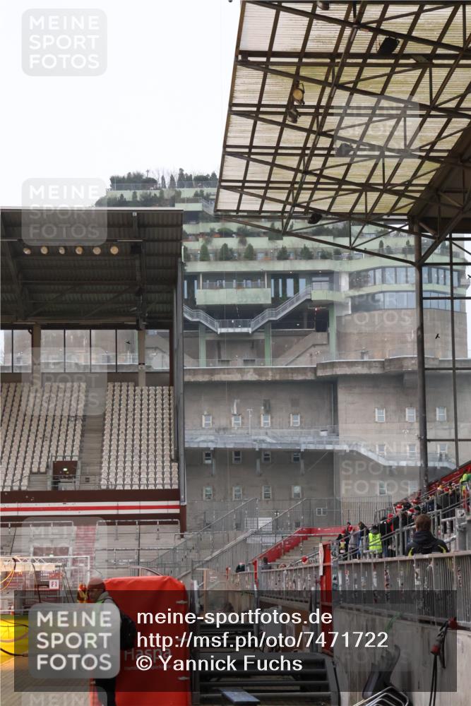 08.12.2024 - St. Pauli X-Mass-Run No. 14 Yannick Fuchs http://msf.ph/oto/7471722 08.12.2024 09:46:30 Ziel  meine-sportfotos.de
