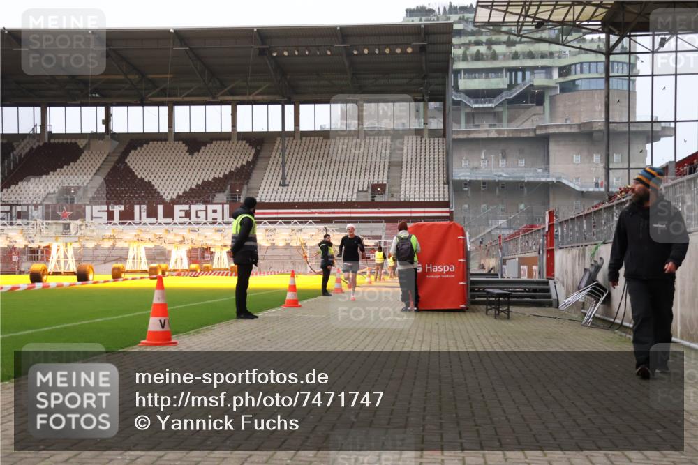 08.12.2024 - St. Pauli X-Mass-Run No. 14 Yannick Fuchs http://msf.ph/oto/7471747 08.12.2024 09:48:34 Ziel  meine-sportfotos.de