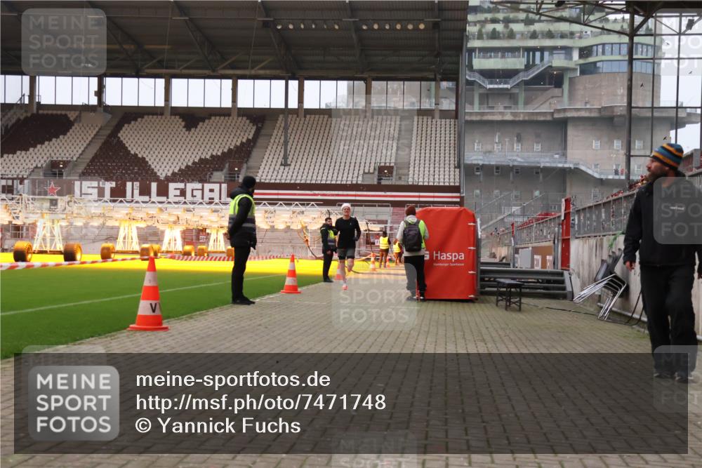 08.12.2024 - St. Pauli X-Mass-Run No. 14 Yannick Fuchs http://msf.ph/oto/7471748 08.12.2024 09:48:34 Ziel  meine-sportfotos.de
