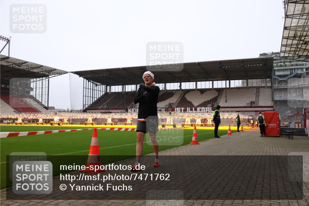 08.12.2024 - St. Pauli X-Mass-Run No. 14 Yannick Fuchs http://msf.ph/oto/7471762 08.12.2024 09:48:43 Ziel 39, 2336 meine-sportfotos.de