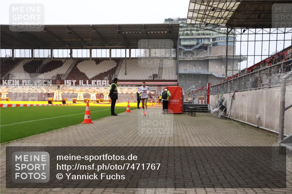 08.12.2024 - St. Pauli X-Mass-Run No. 14 Yannick Fuchs http://msf.ph/oto/7471767 08.12.2024 09:48:52 Ziel 39, 2336 meine-sportfotos.de