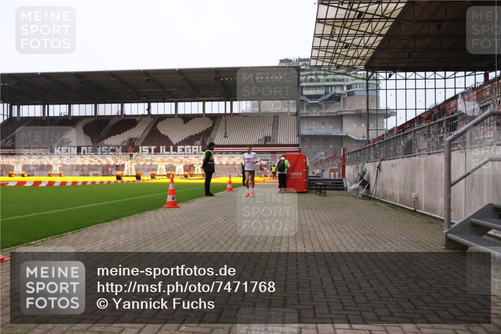 08.12.2024 - St. Pauli X-Mass-Run No. 14 Yannick Fuchs http://msf.ph/oto/7471768 08.12.2024 09:48:52 Ziel 39, 2336 meine-sportfotos.de