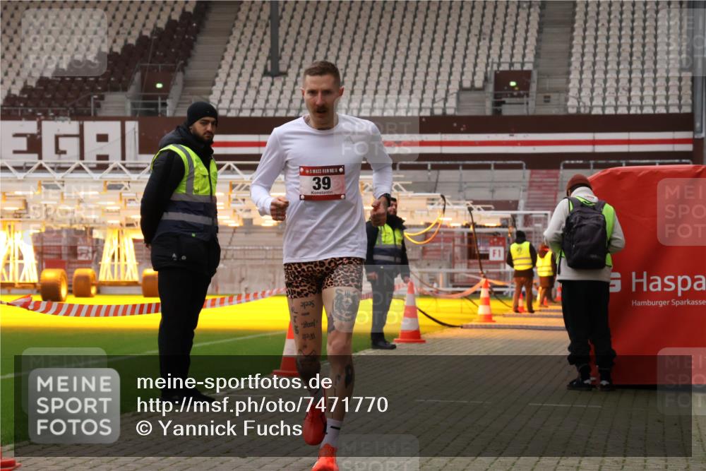 08.12.2024 - St. Pauli X-Mass-Run No. 14 Yannick Fuchs http://msf.ph/oto/7471770 08.12.2024 09:48:54 Ziel 39, 2336 meine-sportfotos.de