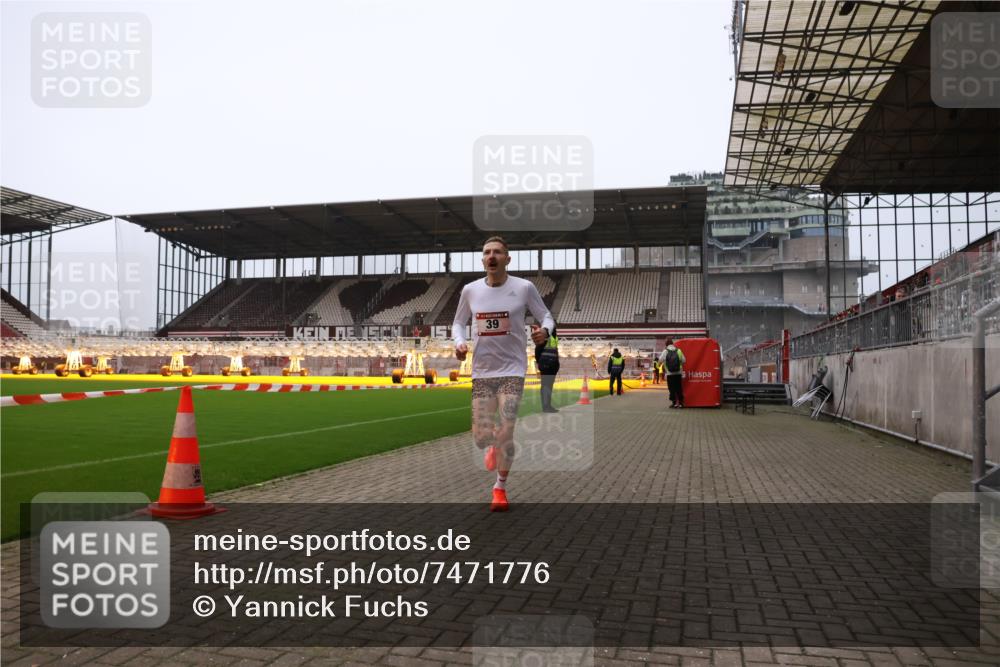 08.12.2024 - St. Pauli X-Mass-Run No. 14 Yannick Fuchs http://msf.ph/oto/7471776 08.12.2024 09:48:56 Ziel 39, 2336 meine-sportfotos.de