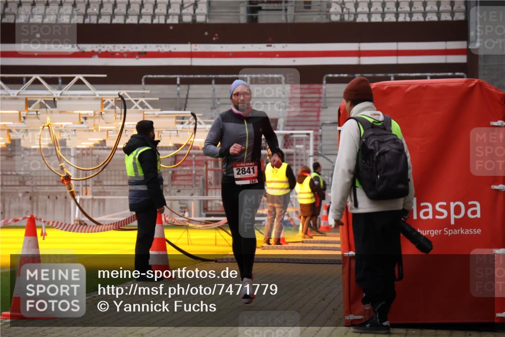 08.12.2024 - St. Pauli X-Mass-Run No. 14 Yannick Fuchs http://msf.ph/oto/7471779 08.12.2024 09:50:15 Ziel 2841, 3164 meine-sportfotos.de