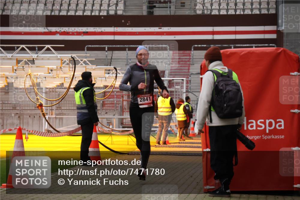 08.12.2024 - St. Pauli X-Mass-Run No. 14 Yannick Fuchs http://msf.ph/oto/7471780 08.12.2024 09:50:15 Ziel 2841, 3164 meine-sportfotos.de