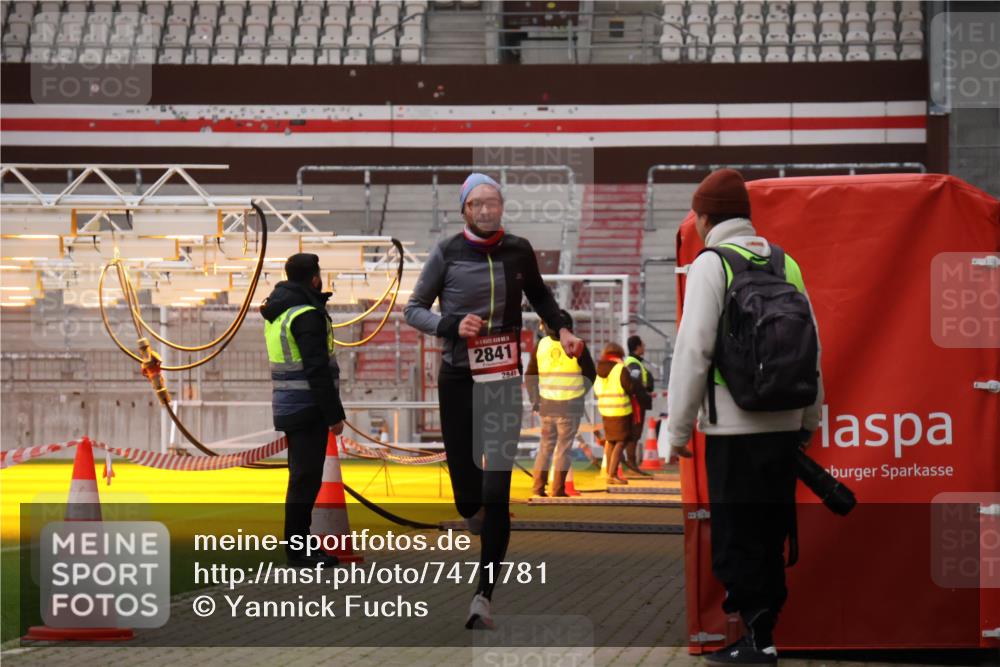 08.12.2024 - St. Pauli X-Mass-Run No. 14 Yannick Fuchs http://msf.ph/oto/7471781 08.12.2024 09:50:15 Ziel 2841, 3164 meine-sportfotos.de
