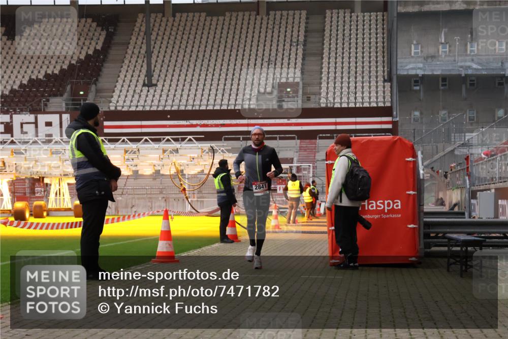 08.12.2024 - St. Pauli X-Mass-Run No. 14 Yannick Fuchs http://msf.ph/oto/7471782 08.12.2024 09:50:16 Ziel 2841, 3164 meine-sportfotos.de