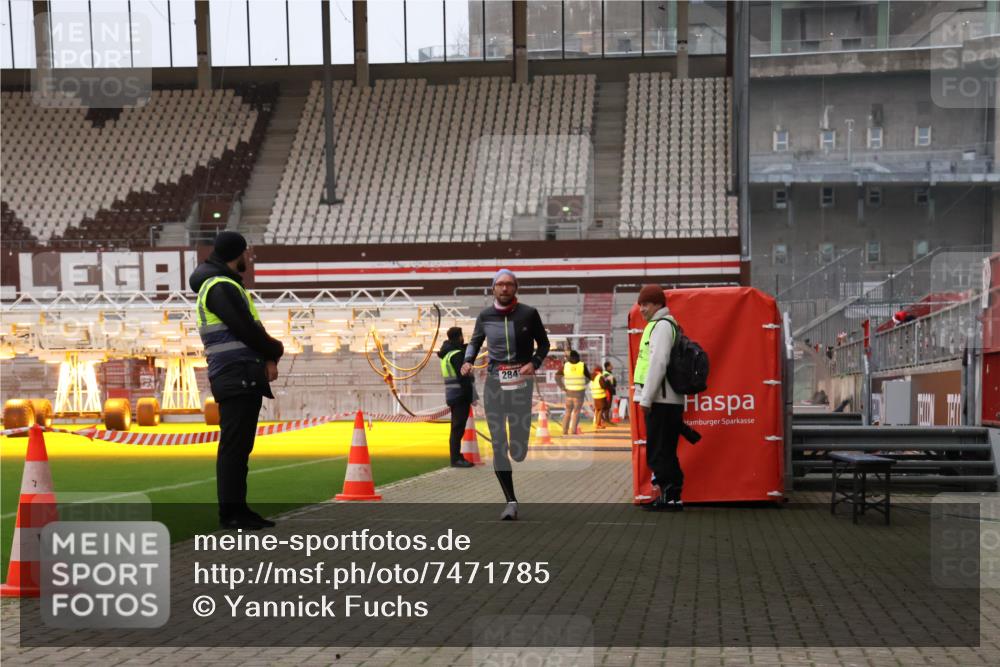 08.12.2024 - St. Pauli X-Mass-Run No. 14 Yannick Fuchs http://msf.ph/oto/7471785 08.12.2024 09:50:17 Ziel 2841, 3164 meine-sportfotos.de