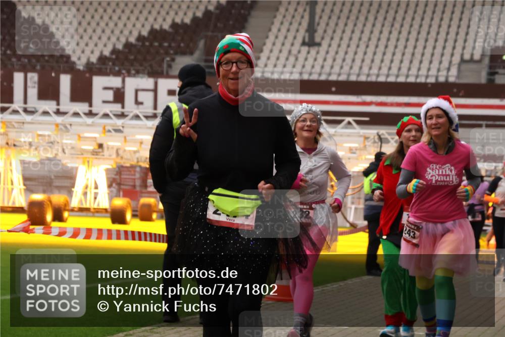 08.12.2024 - St. Pauli X-Mass-Run No. 14 Yannick Fuchs http://msf.ph/oto/7471802 08.12.2024 10:05:56 Ziel 175, 751, 932, 1068, 1178, 1243, 1605, 1643, 1650, 1957, 2077, 2306, 2308, 2344, 2435, 2474, 2603, 2864, 2908, 3114, 3115, 3118, 3184, 3302 meine-sportfotos.de