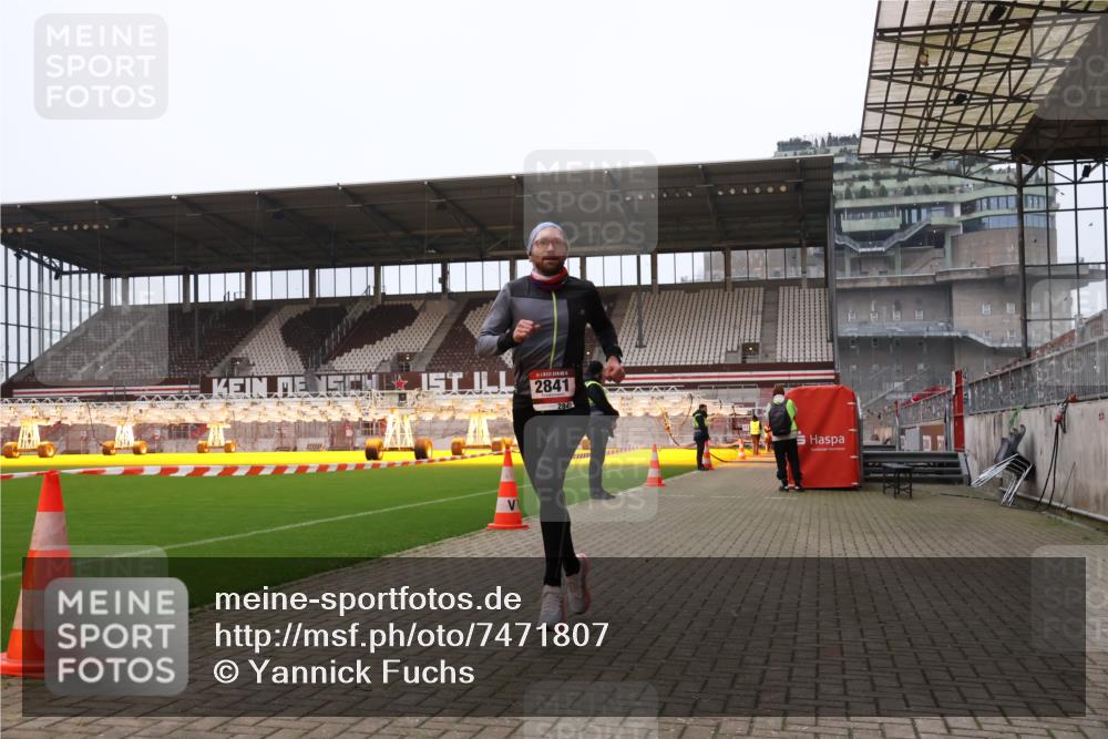 08.12.2024 - St. Pauli X-Mass-Run No. 14 Yannick Fuchs http://msf.ph/oto/7471807 08.12.2024 09:50:20 Ziel 2841, 3164 meine-sportfotos.de