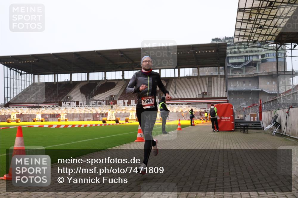 08.12.2024 - St. Pauli X-Mass-Run No. 14 Yannick Fuchs http://msf.ph/oto/7471809 08.12.2024 09:50:20 Ziel 2841, 3164 meine-sportfotos.de