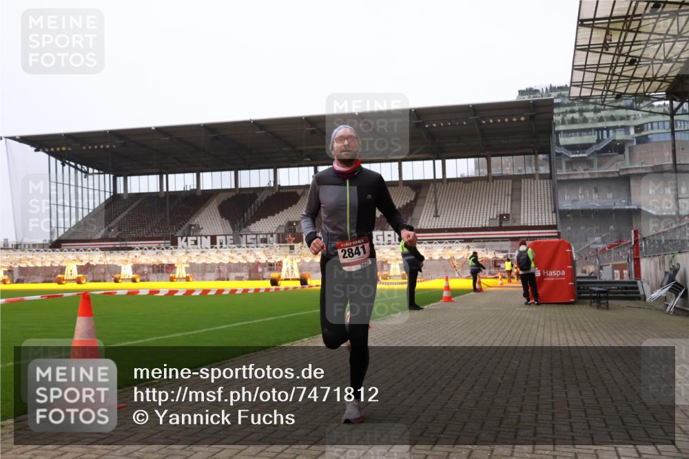 08.12.2024 - St. Pauli X-Mass-Run No. 14 Yannick Fuchs http://msf.ph/oto/7471812 08.12.2024 09:50:20 Ziel 2841, 3164 meine-sportfotos.de